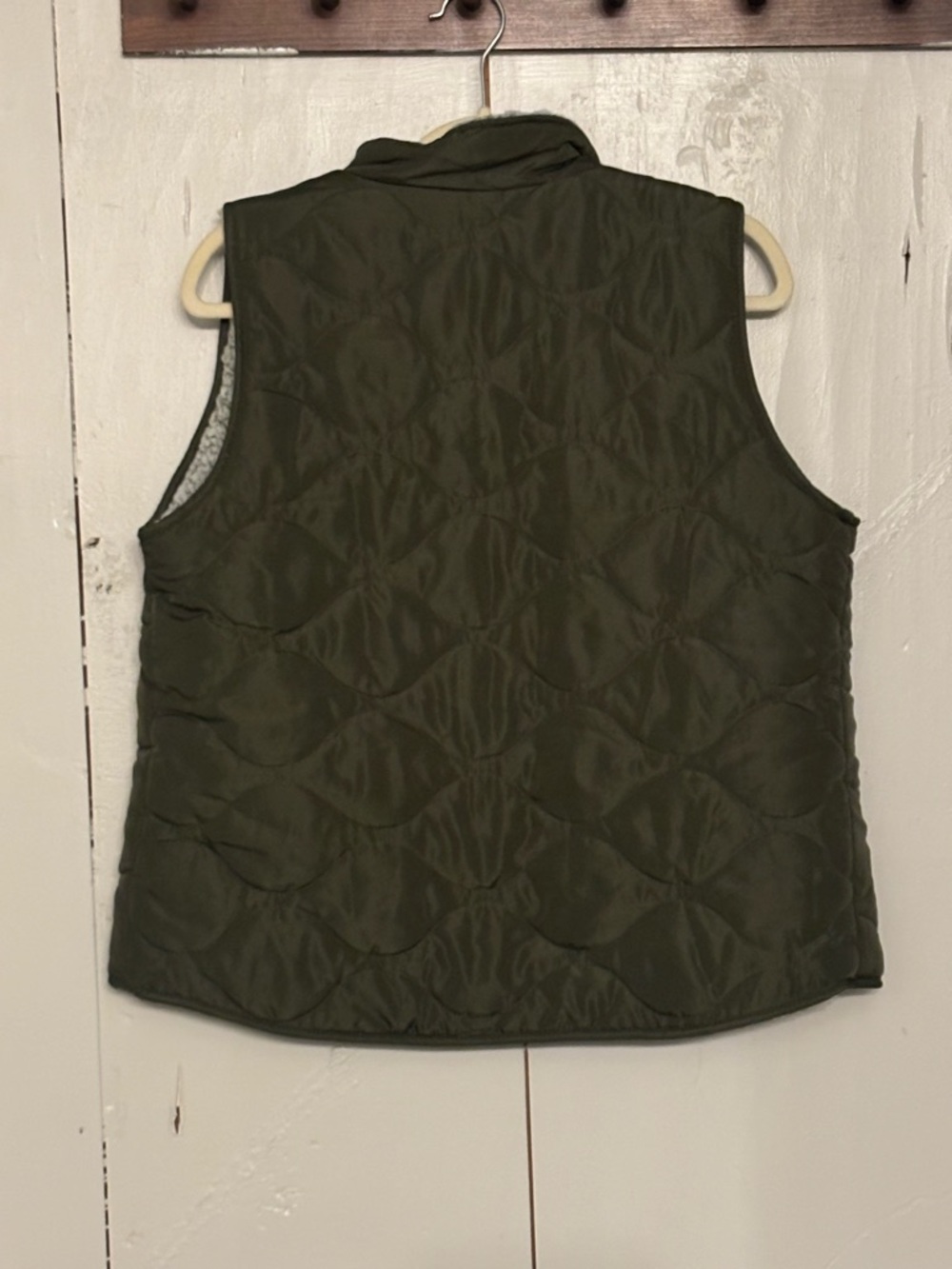 Quilted Reversible Sherpa Vest - Olive - Picture 2 of 3